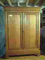 Armoire L-P en chêne ancienne, 3 étagères, 1 gros tiroir bas en façade.