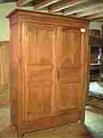 Armoire ancienne directoire en noyer.