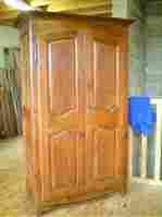 Armoire louis 15 rustique en merisier.