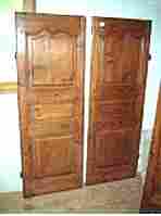 Une paire de portes en pin L XV rustique.