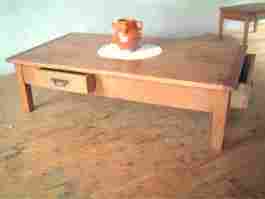 Table basse en hêtre 2 tiroirs, 1 grand tiroir à pain en bout + 1 petit.