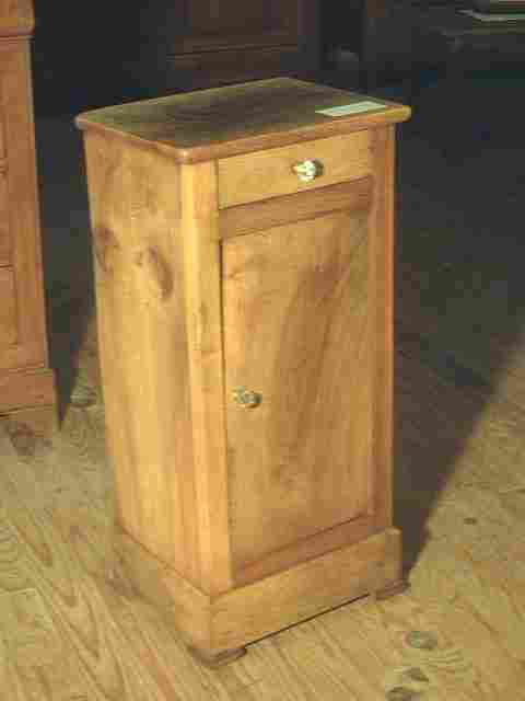 Table de nuit noyer.
