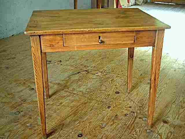 Table bureau en pin.