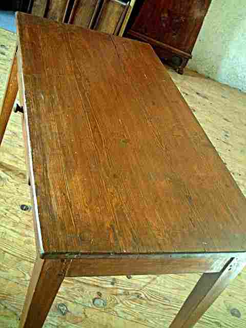 Table bureau rustique en pin et frêne.