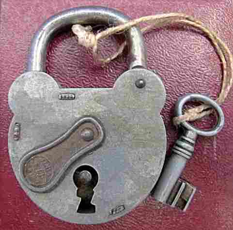 cadenas unis france cadenas anciens et leurs clefs histoires des cl 233 s et cadenas unis france cadenas anciens et leurs clefs histoires des cl 233 s et
