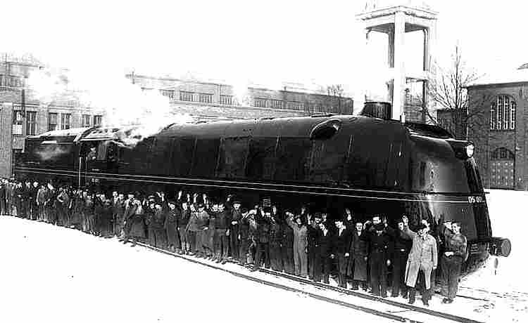 http://www.antiqbrocdelatour.com/les-anciens-trains-de-legende/images/La-Type-BR-05-B-n-001-ancienne-photo.jpg